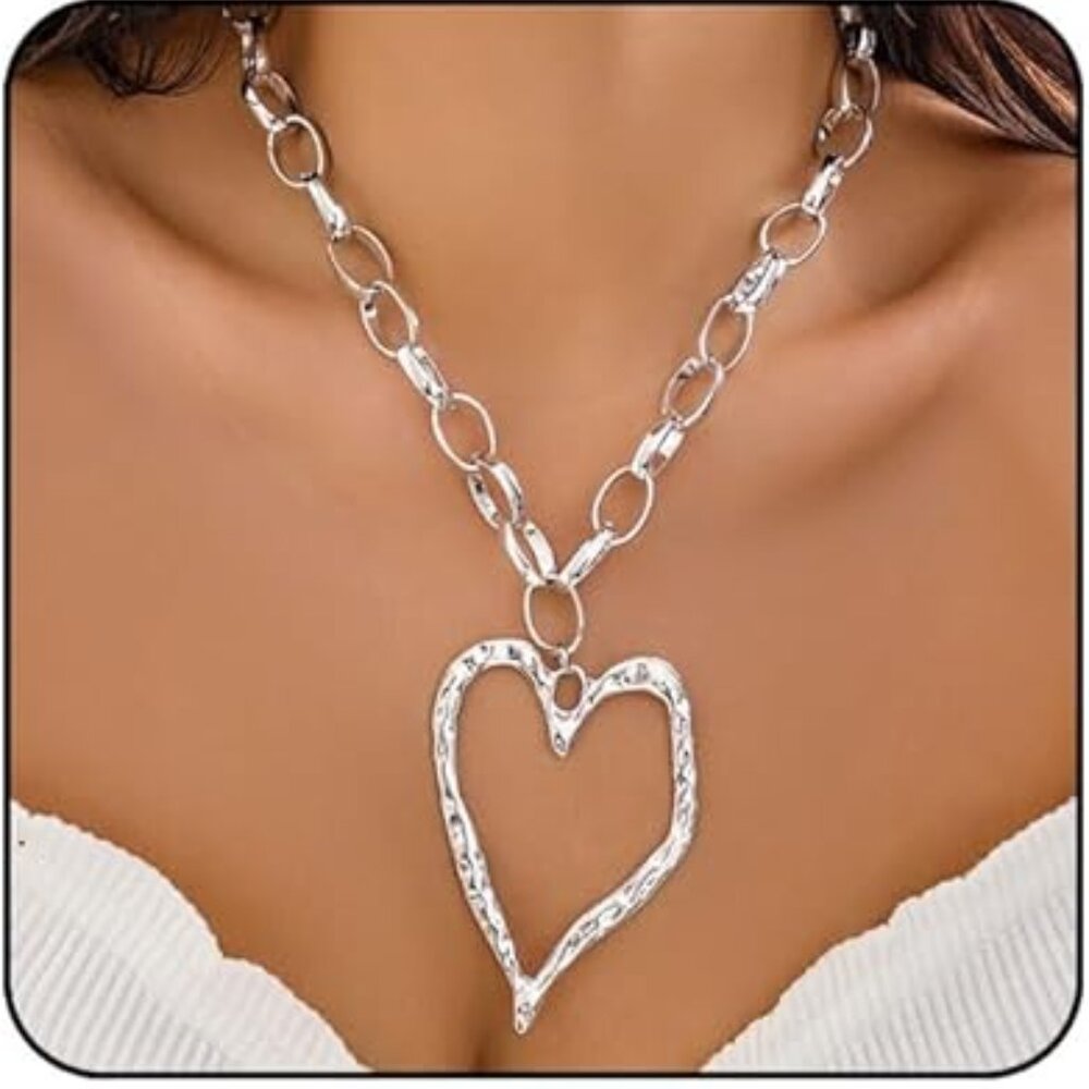Chunky Silver Chain Necklace with Heart‎ Statement Piece